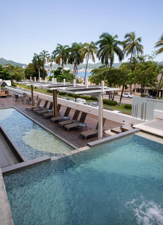 Ramada By Wyndham Acapulco Hotel & Suites エクステリア 写真