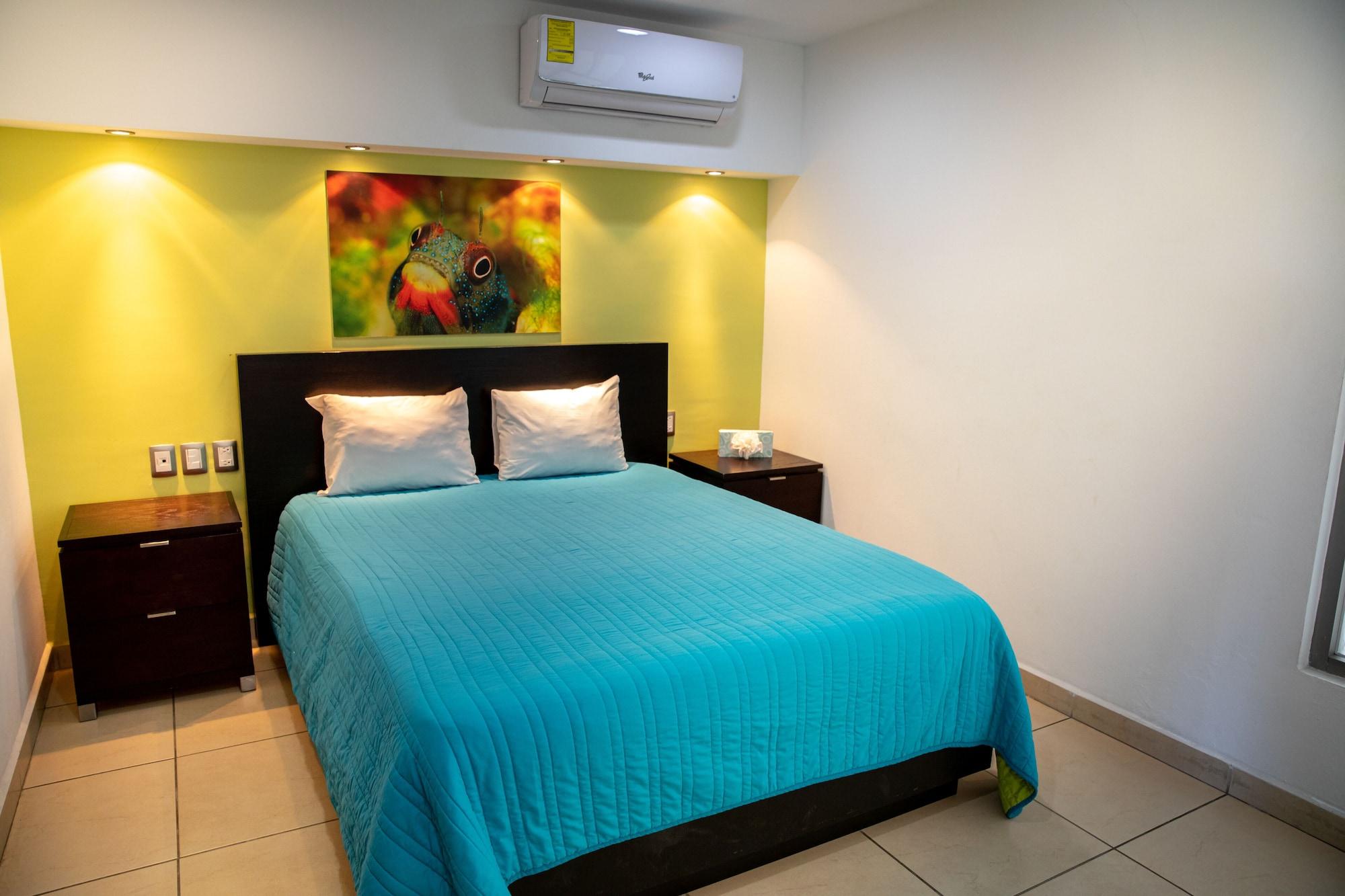 Ramada By Wyndham Acapulco Hotel & Suites エクステリア 写真