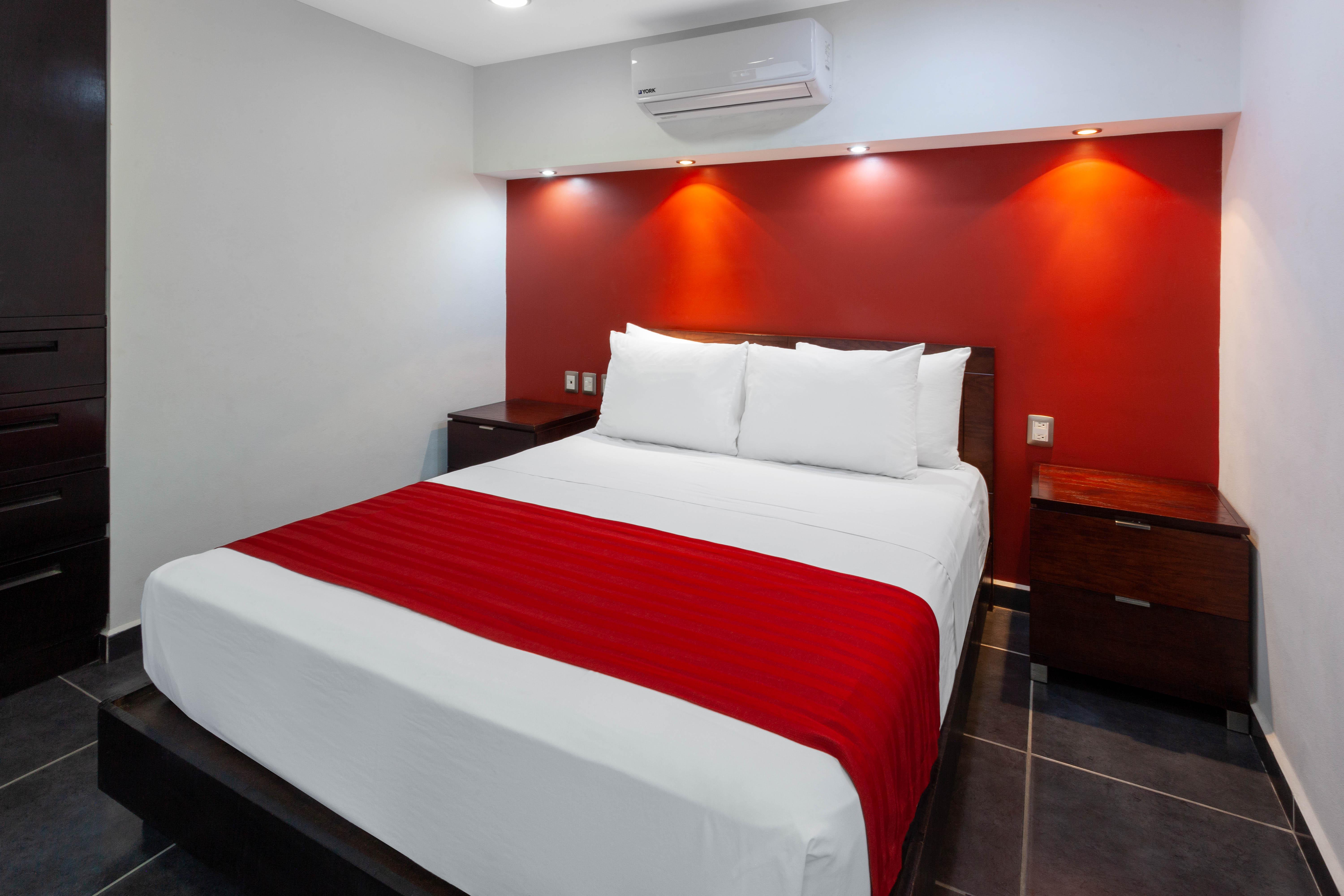 Ramada By Wyndham Acapulco Hotel & Suites エクステリア 写真