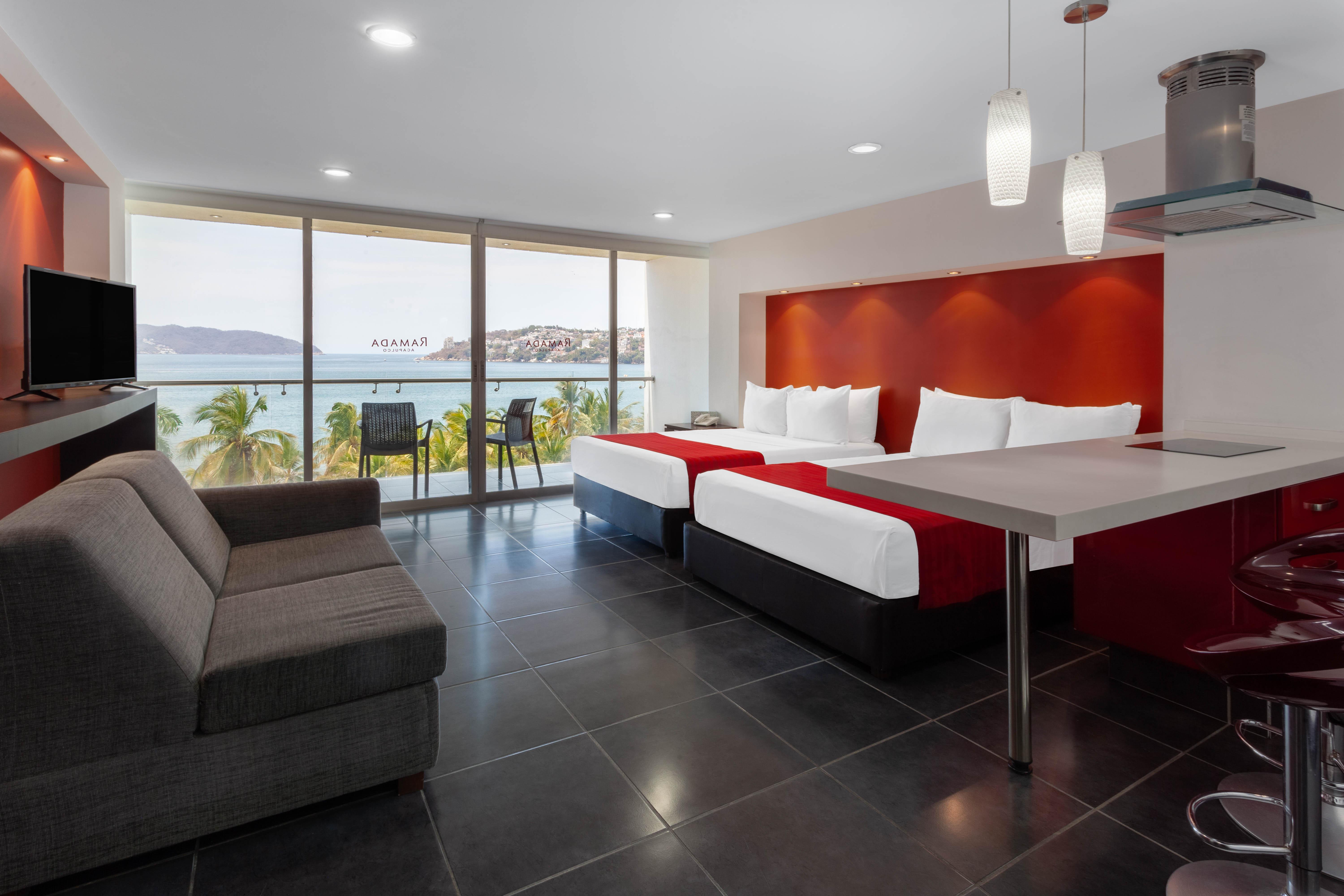 Ramada By Wyndham Acapulco Hotel & Suites エクステリア 写真