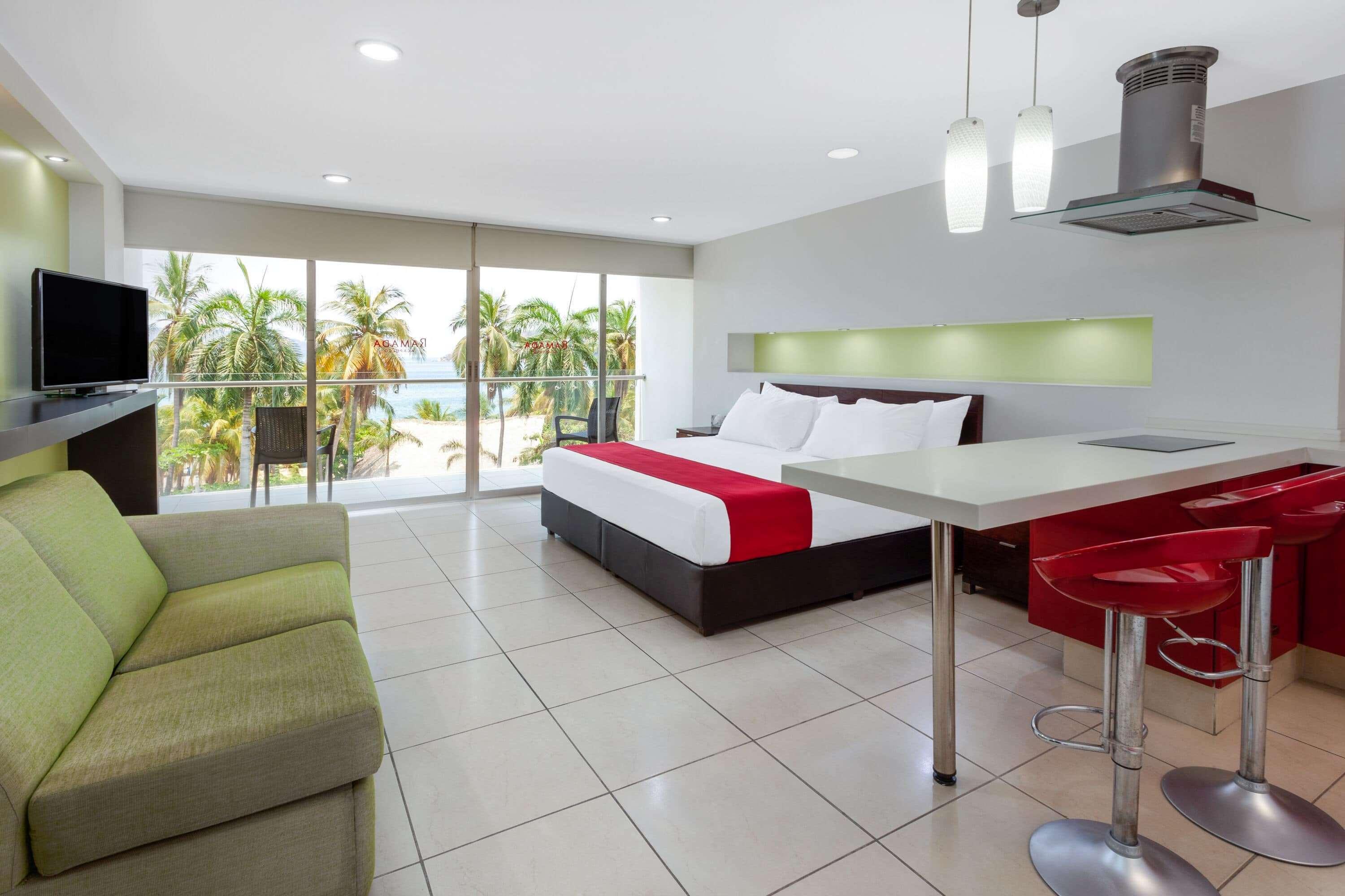 Ramada By Wyndham Acapulco Hotel & Suites エクステリア 写真