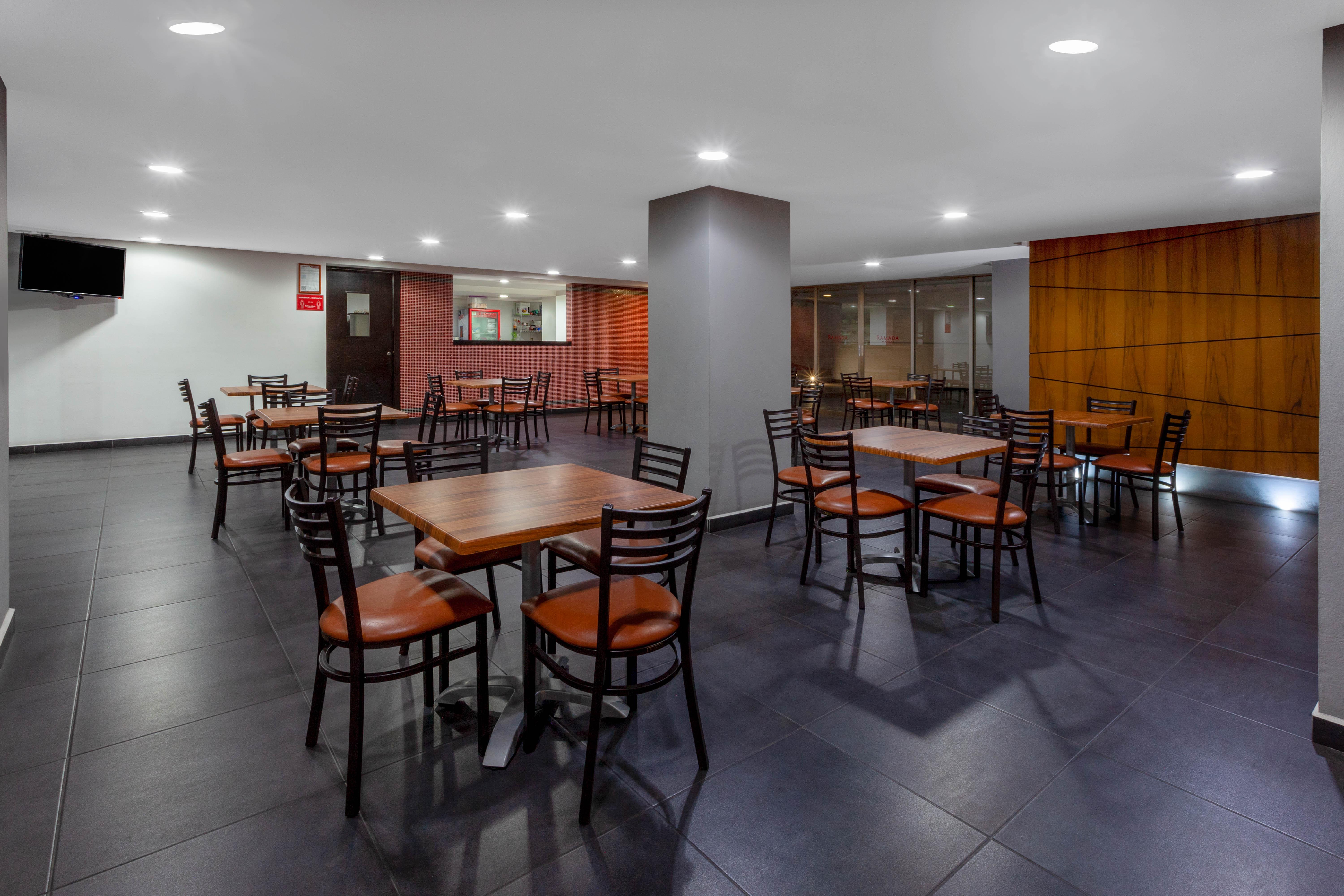 Ramada By Wyndham Acapulco Hotel & Suites エクステリア 写真