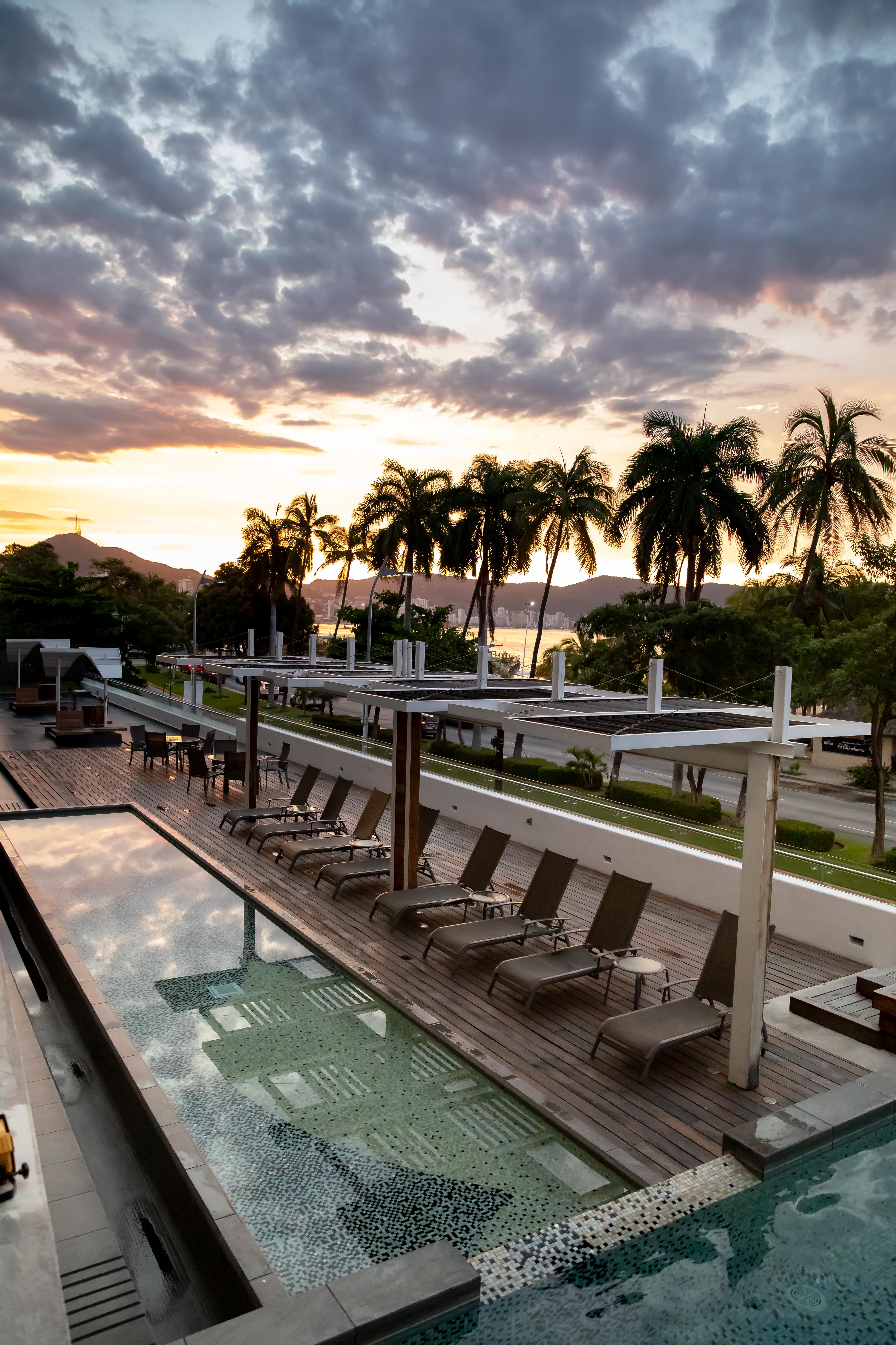 Ramada By Wyndham Acapulco Hotel & Suites エクステリア 写真