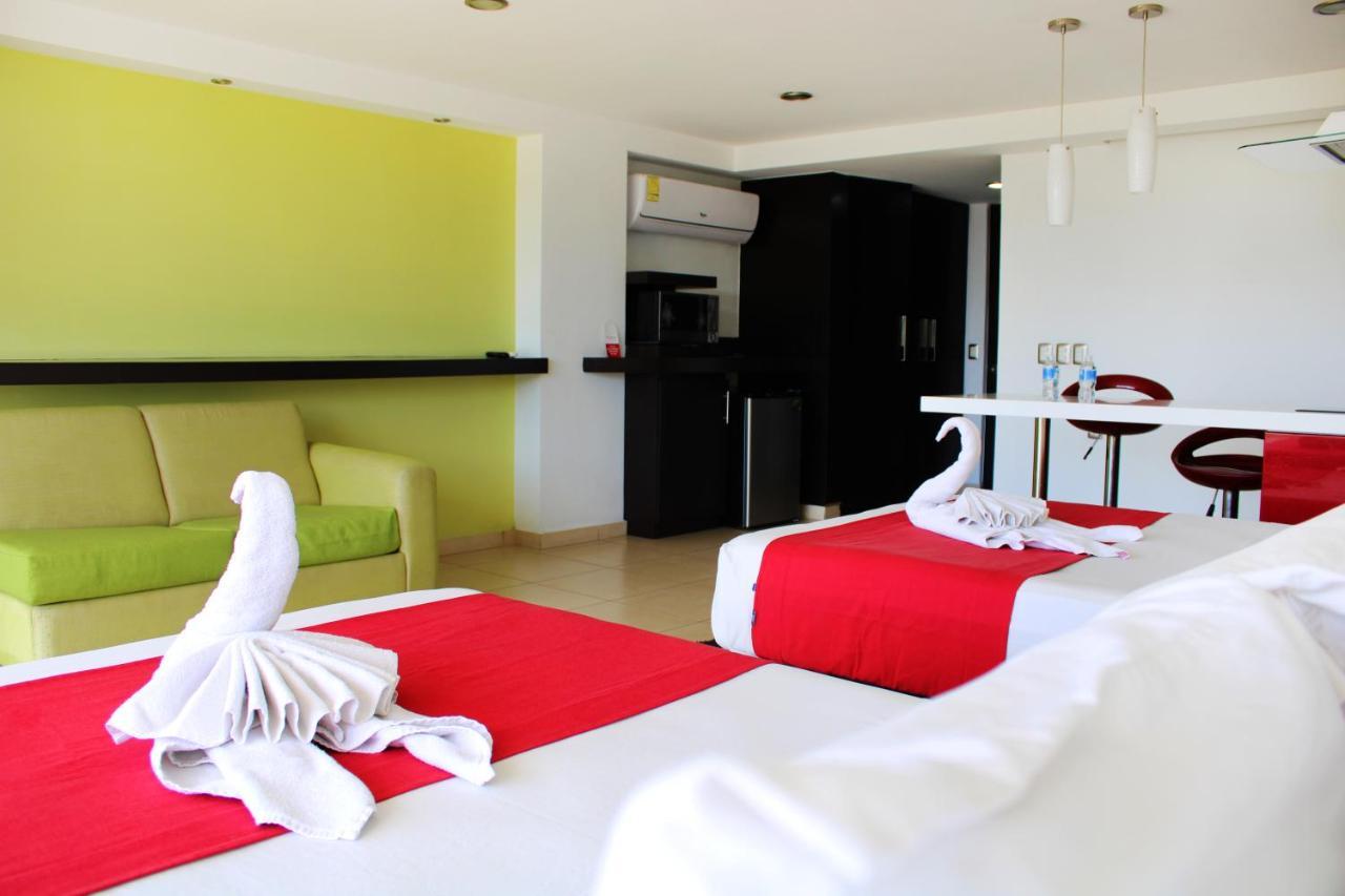 Ramada By Wyndham Acapulco Hotel & Suites エクステリア 写真