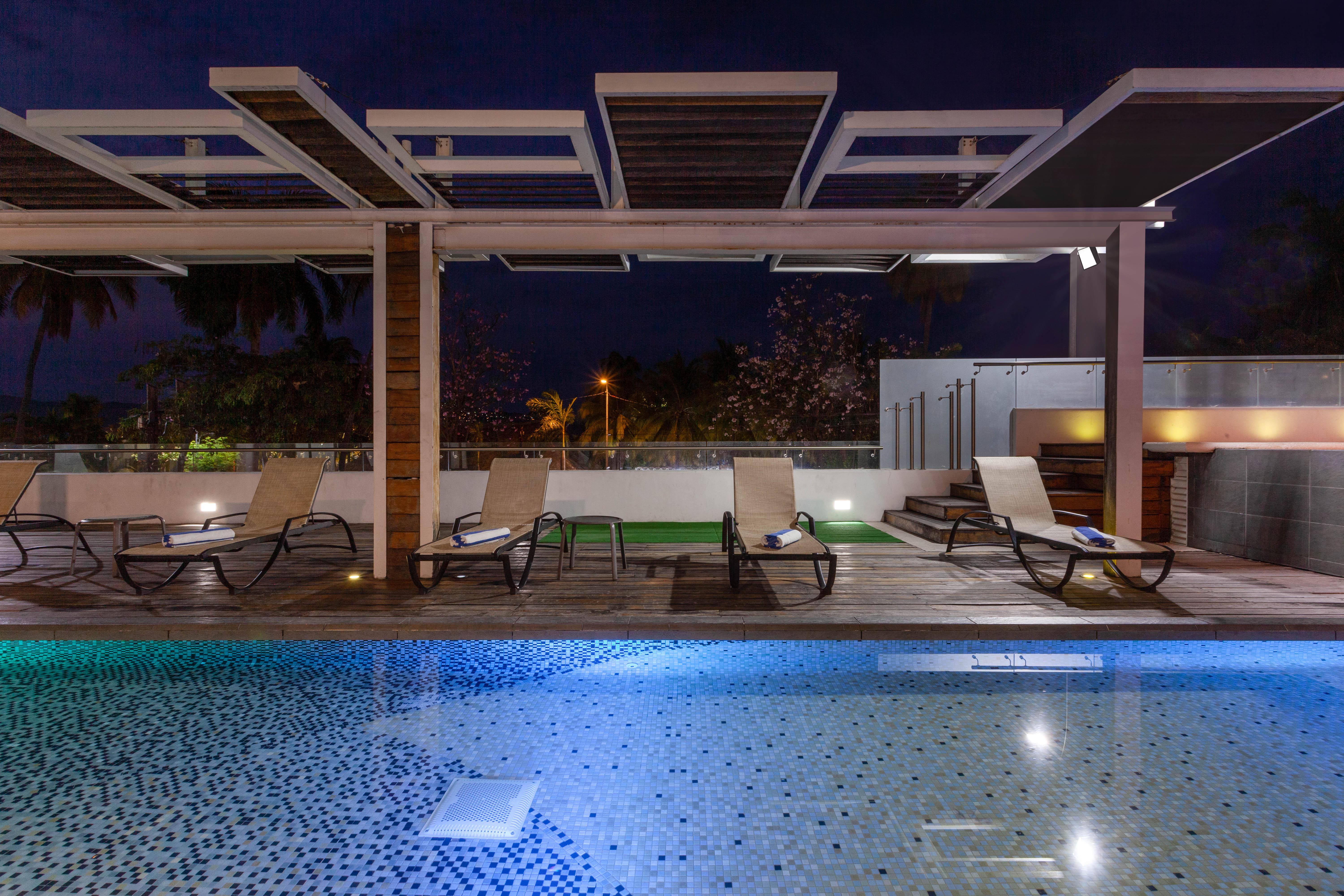 Ramada By Wyndham Acapulco Hotel & Suites エクステリア 写真