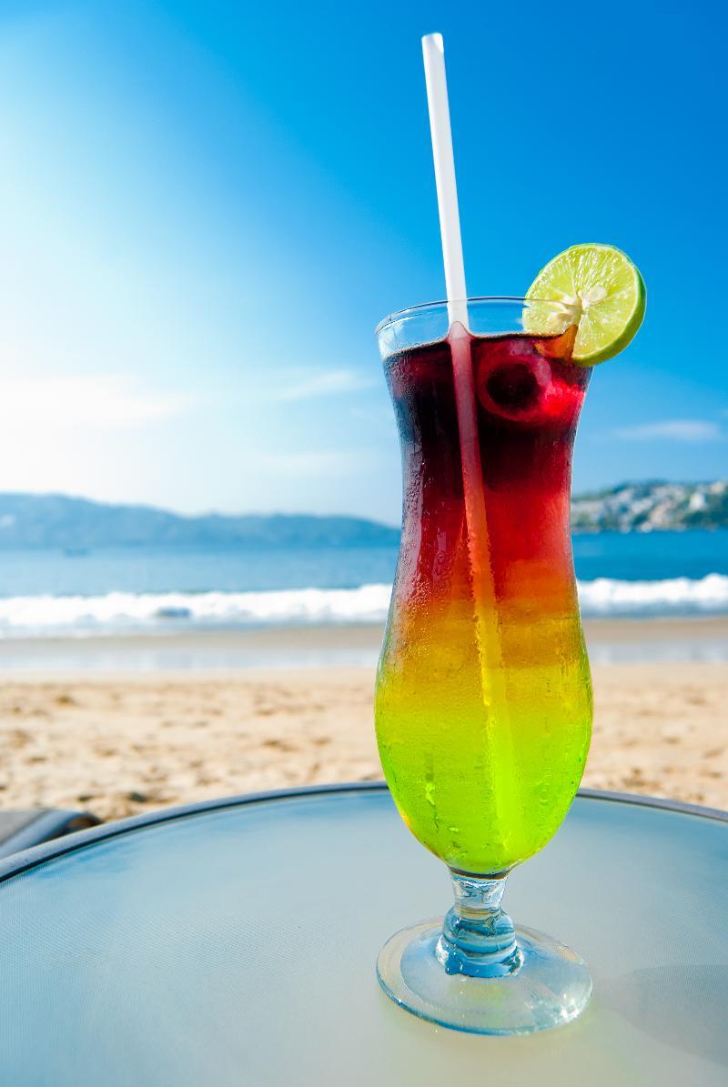 Ramada By Wyndham Acapulco Hotel & Suites エクステリア 写真