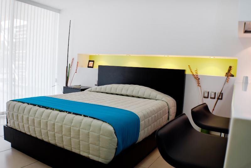Ramada By Wyndham Acapulco Hotel & Suites エクステリア 写真