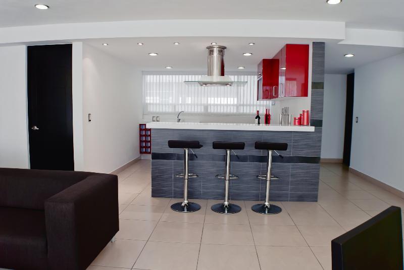 Ramada By Wyndham Acapulco Hotel & Suites エクステリア 写真