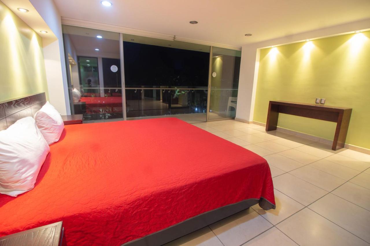 Ramada By Wyndham Acapulco Hotel & Suites エクステリア 写真